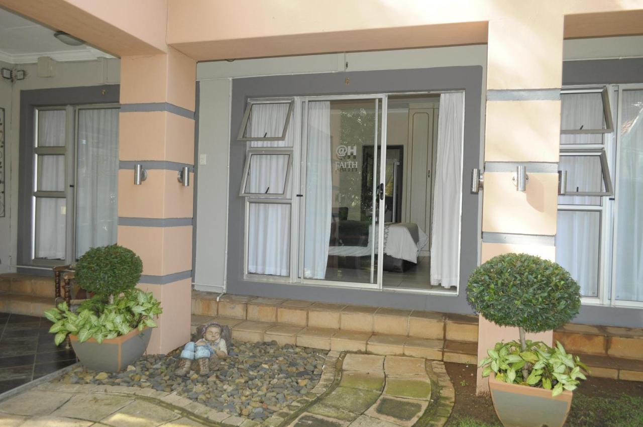 @Home Guest House Rustenburg Esterno foto